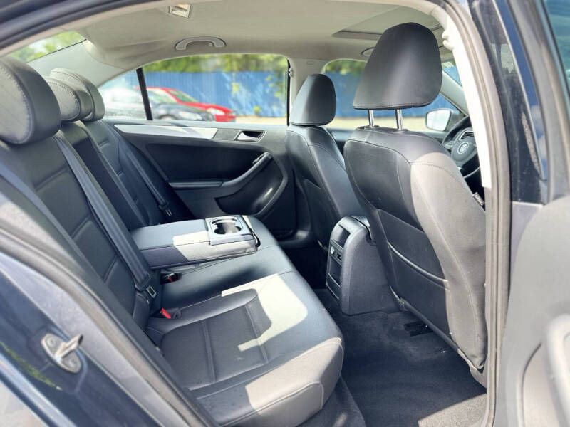 2013 Volkswagen Jetta Image 19