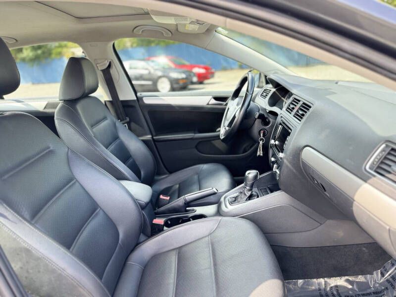 2013 Volkswagen Jetta Image 21