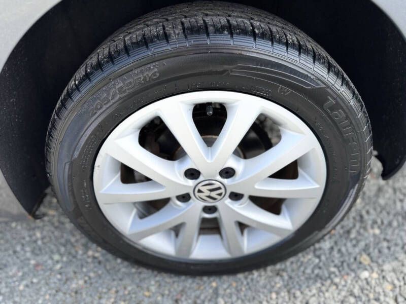 2013 Volkswagen Jetta Image 24