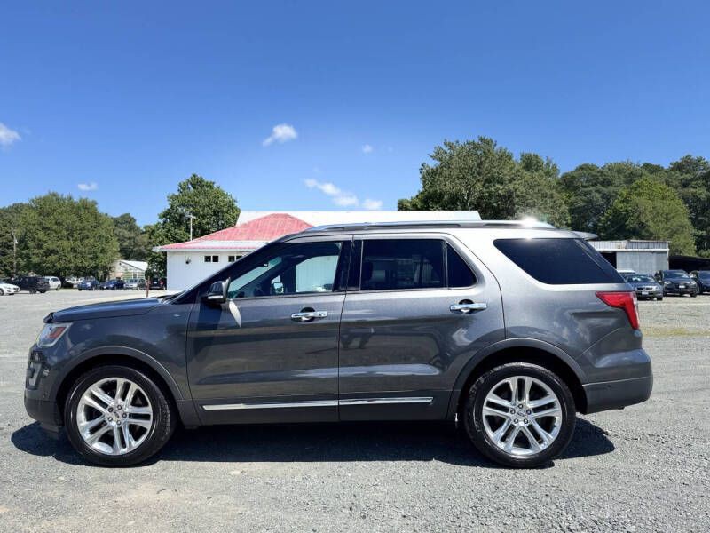 2016 Ford Explorer Image 2