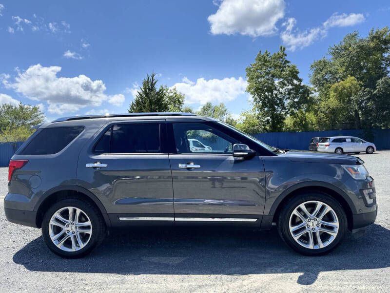 2016 Ford Explorer Image 5