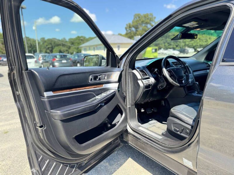 2016 Ford Explorer Image 8