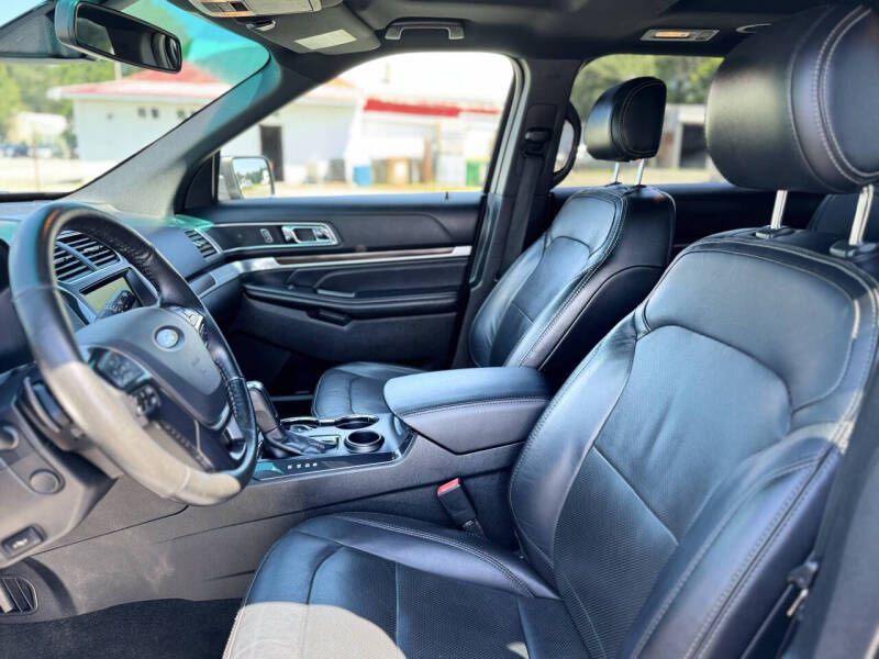 2016 Ford Explorer Image 9
