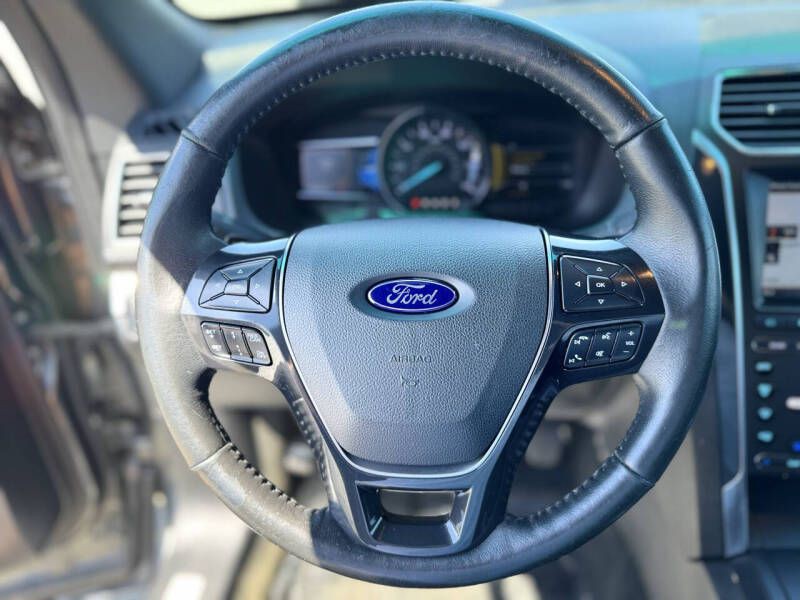 2016 Ford Explorer Image 10