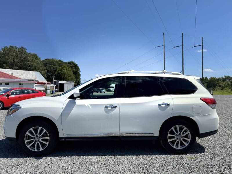 2013 Nissan Pathfinder Image 2