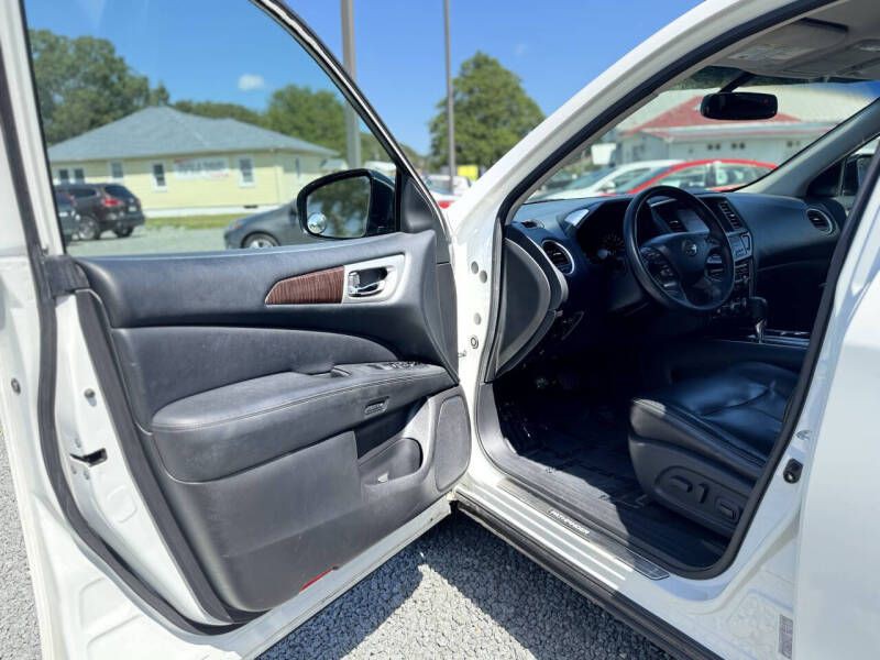 2013 Nissan Pathfinder Image 8