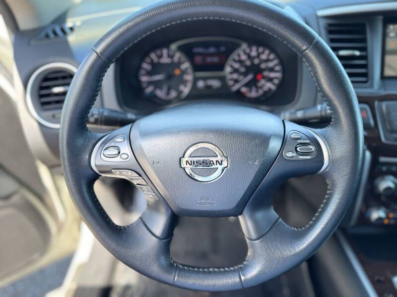 2013 Nissan Pathfinder Image 10