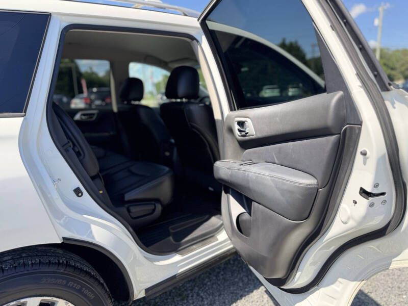 2013 Nissan Pathfinder Image 16