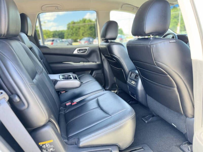 2013 Nissan Pathfinder Image 18