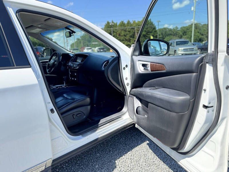2013 Nissan Pathfinder Image 19