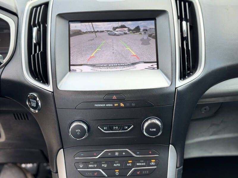 2020 Ford Edge Image 11