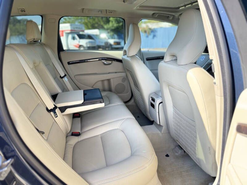 2015 Volvo XC70 Image 19