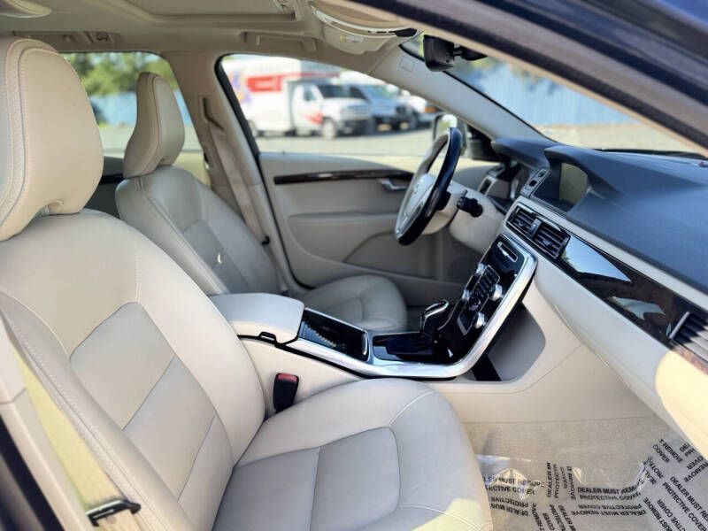 2015 Volvo XC70 Image 21