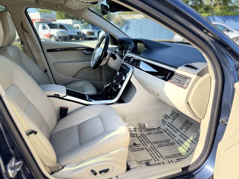 2015 Volvo XC70 Image 22