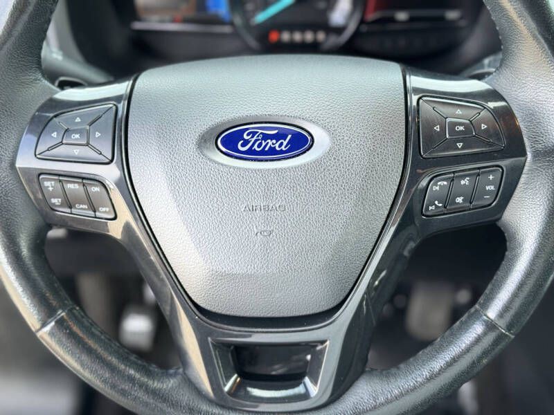 2017 Ford Explorer Image 11