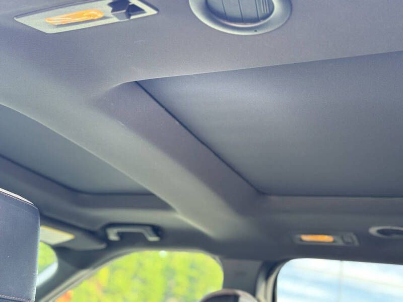 2017 Ford Explorer Image 16