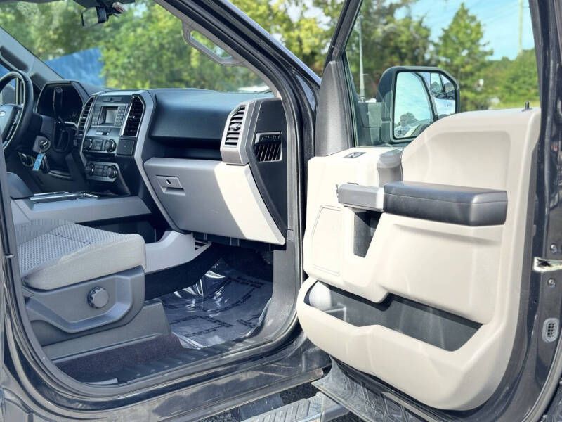 2015 Ford F-150 Image 18