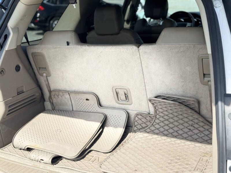 2016 GMC Acadia Image 16