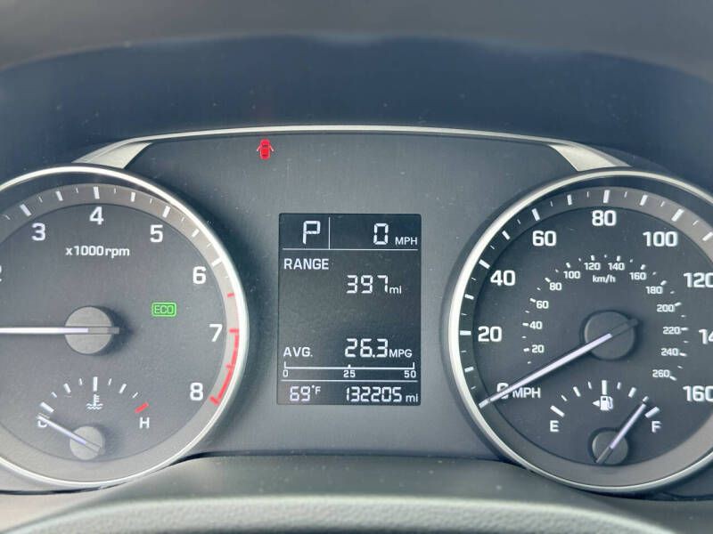 2017 Hyundai Elantra Image 10