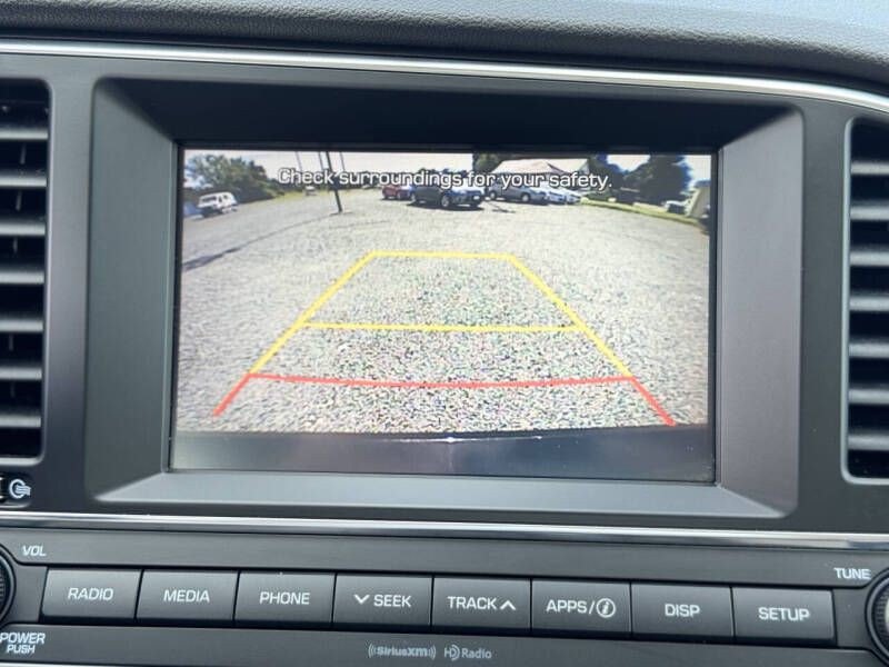 2017 Hyundai Elantra Image 11