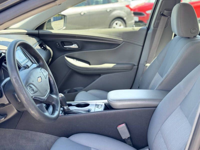 2015 Chevrolet Impala Image 8