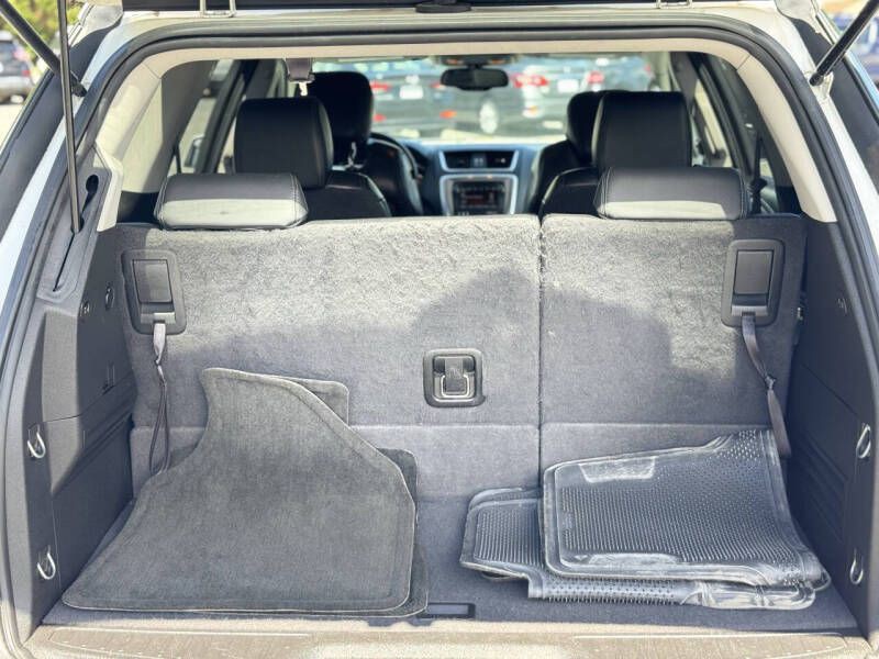 2014 GMC Acadia Image 17