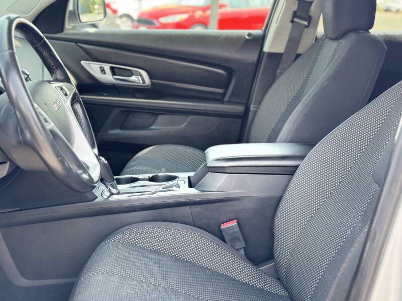 2016 GMC Terrain Image 9