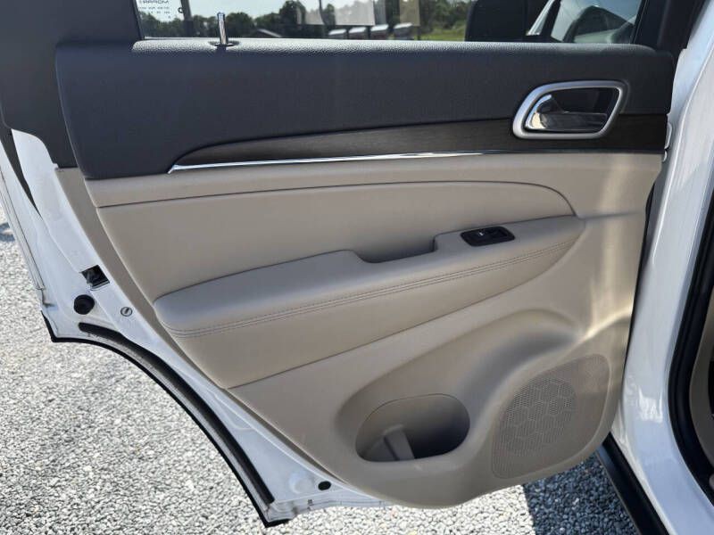 2018 Jeep Grand Cherokee Image 12
