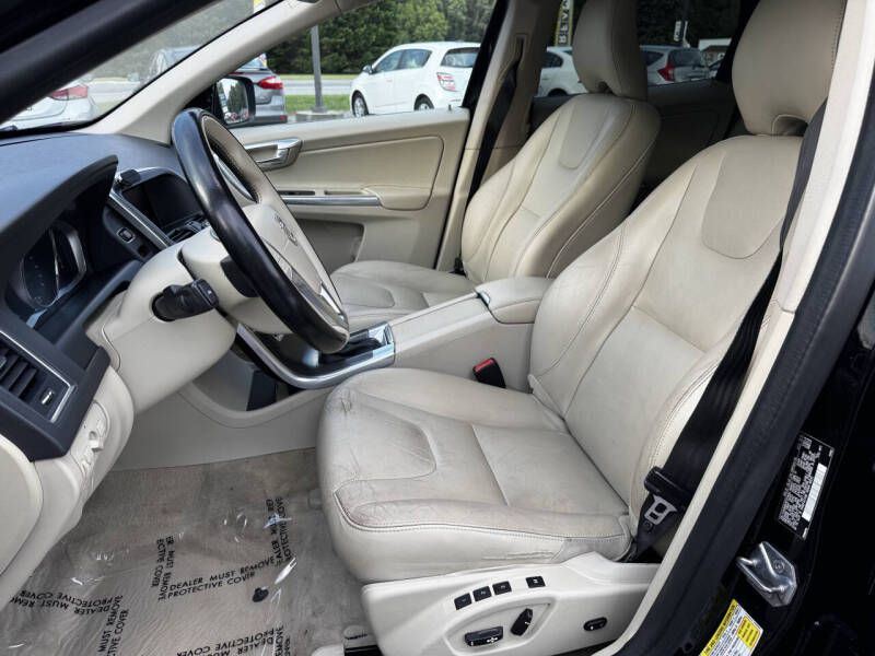2015 Volvo XC60 Image 8