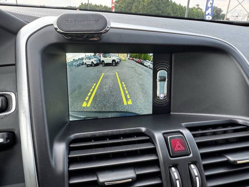 2015 Volvo XC60 Image 11
