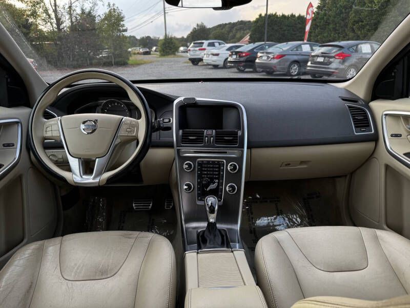 2015 Volvo XC60 Image 14