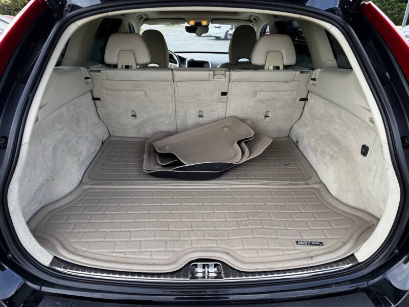 2015 Volvo XC60 Image 16