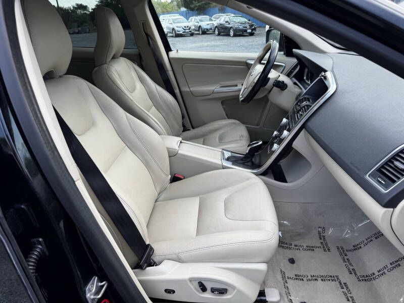 2015 Volvo XC60 Image 20