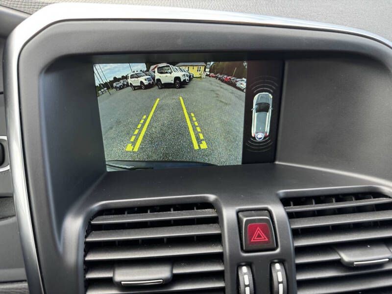 2016 Volvo XC60 Image 11
