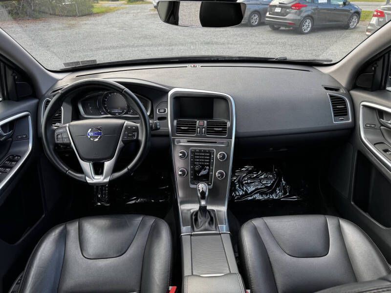 2016 Volvo XC60 Image 14