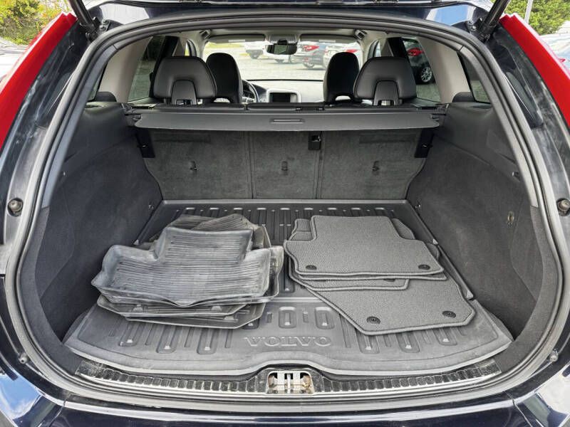 2016 Volvo XC60 Image 16