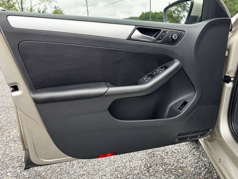 2013 Volkswagen Jetta Image 7