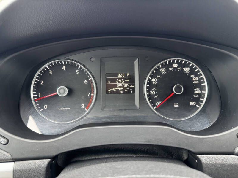 2013 Volkswagen Jetta Image 10