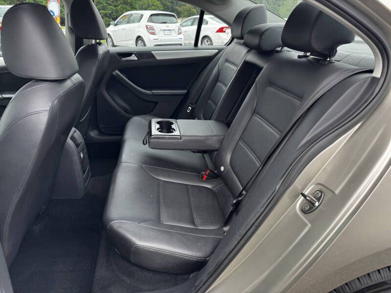 2013 Volkswagen Jetta Image 13