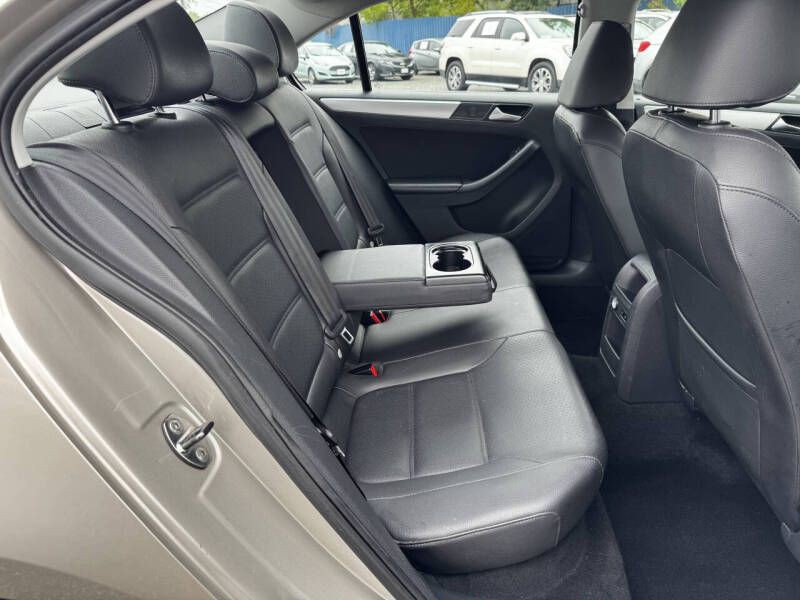 2013 Volkswagen Jetta Image 17