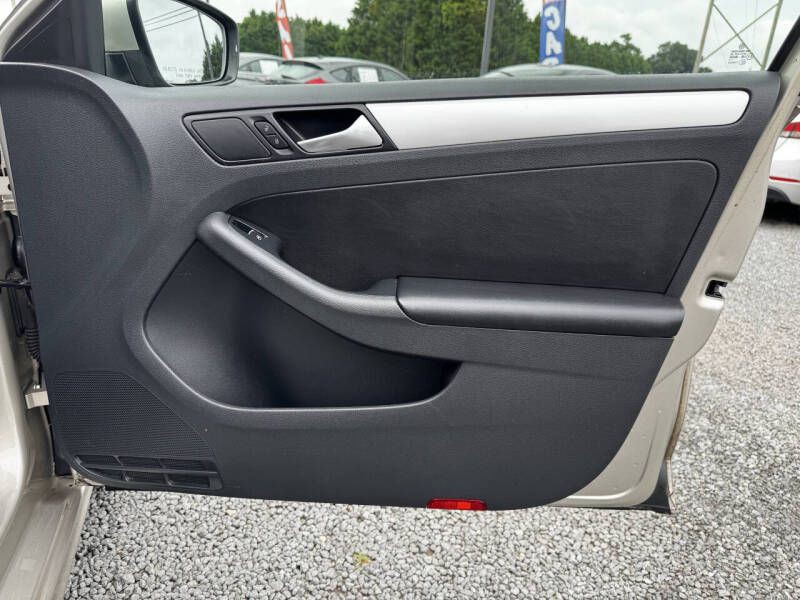 2013 Volkswagen Jetta Image 18