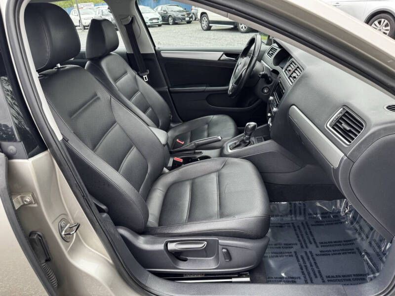 2013 Volkswagen Jetta Image 19
