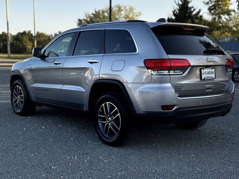 2017 Jeep Grand Cherokee Image 3