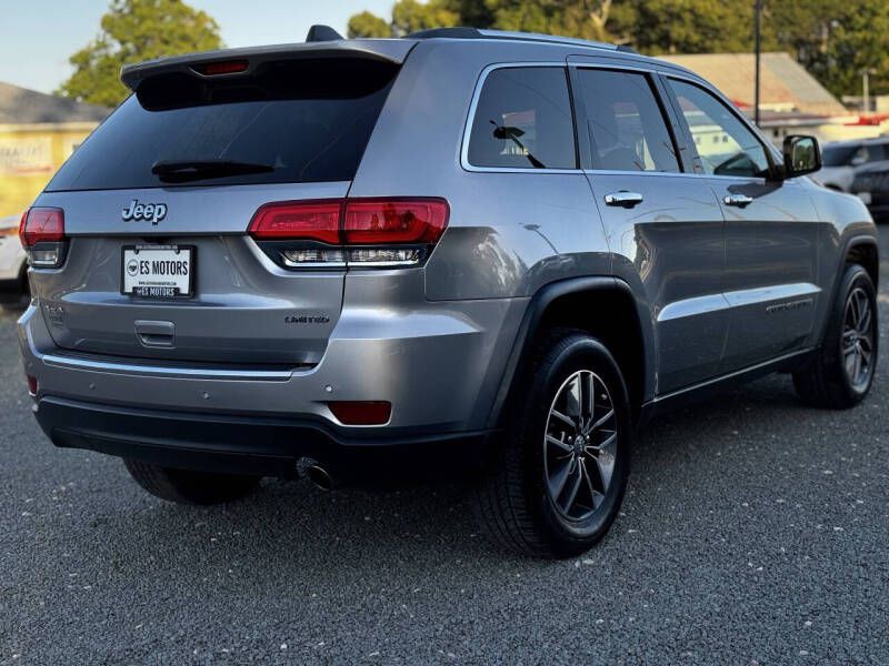 2017 Jeep Grand Cherokee Image 4