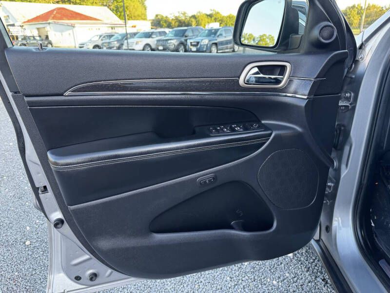 2017 Jeep Grand Cherokee Image 7