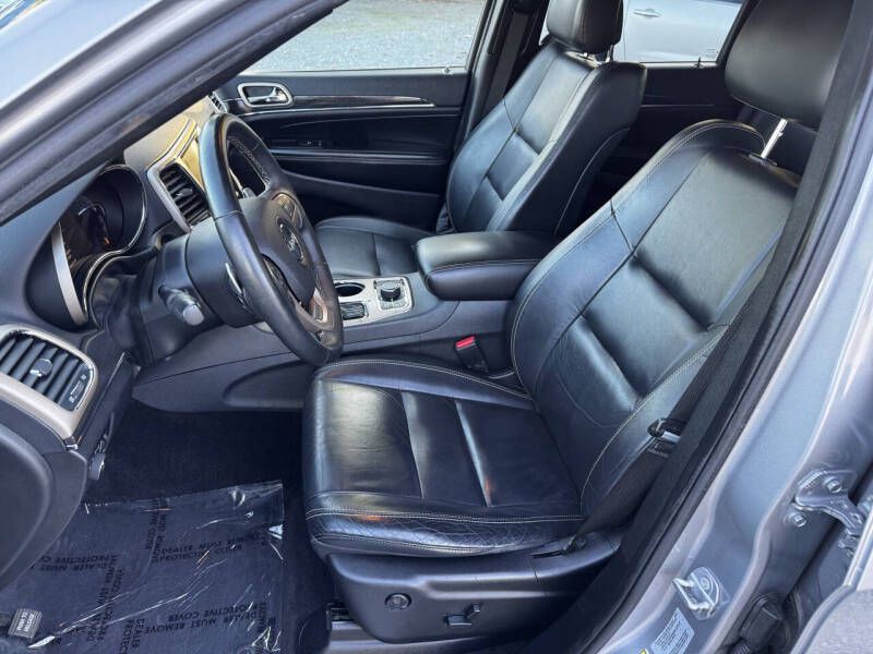 2017 Jeep Grand Cherokee Image 8