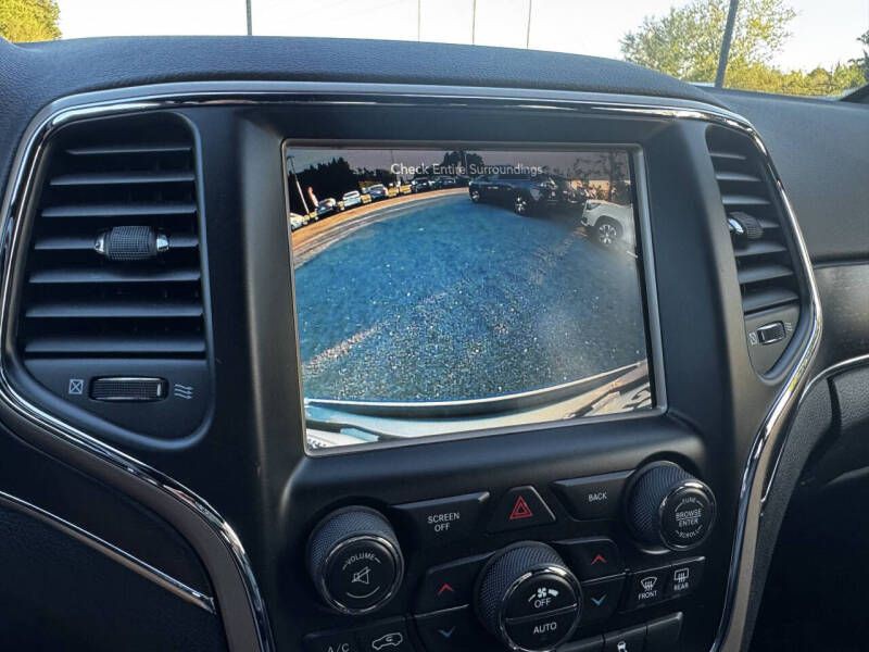 2017 Jeep Grand Cherokee Image 11