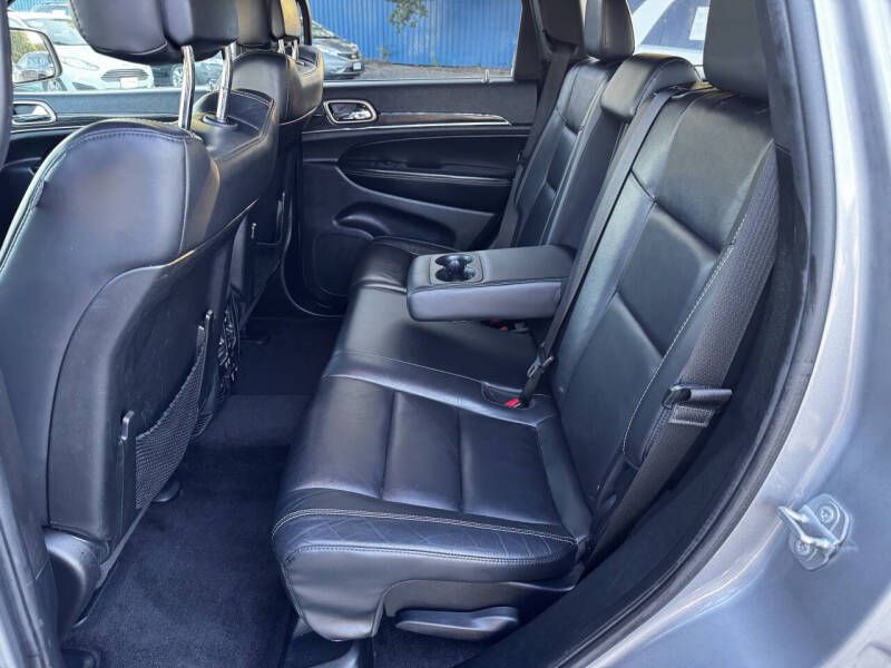 2017 Jeep Grand Cherokee Image 13