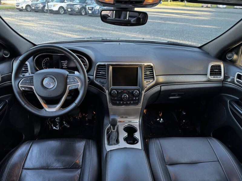 2017 Jeep Grand Cherokee Image 14