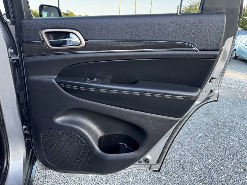 2017 Jeep Grand Cherokee Image 17